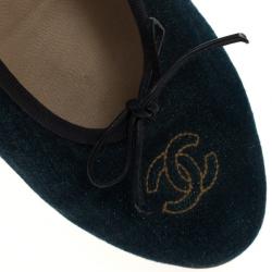 مملوكة مسبقًا Chanel Blue Denim 'CC' Bow Denim Ballet Flats Size 39.5