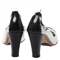 Pre Owned حذاء كعب عالي شانيل غطء مقدمة مجعد CC جلد لامع مونوكروم مقاس 37.5