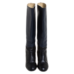مملوكة مسبقًا Chanel Navy Blue/Black Quilted Leather Knee Length Boots Size 39.5