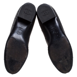 مملوكة مسبقًا Chanel Navy Blue/Black Quilted Leather Knee Length Boots Size 39.5