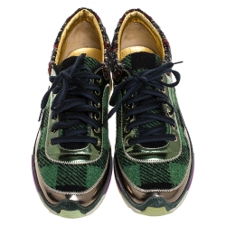 Pre Owned حذاء رياضي شانيل منخفض من أعلى CC جلد وقماش تويد متعدد الألوان مقاس 39