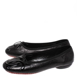 Pre Owned حذاء باليرينا فلات شانيل مزين شعار الماركة و فيونكة جلد مبطن أسود مقاس 37