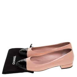 Pre Owned Chanel Pink Leather And Black Patent Leather CC Cap Toe Ballet Flats Size 40.5