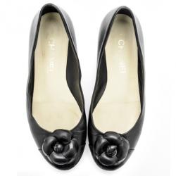 Pre Owned Chanel Black Leather Camelia Flower Ballet Flats Size 37.5