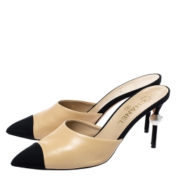 Chanel Beige/Black Leather and Canvas CC Faux Pearl Embellished Heel Slip On Mules Size 39.5