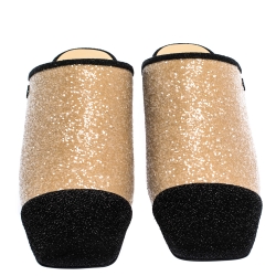 Pre Owned حذاء سلايد شانيل مقدمة مربعة قماش غليتر أسود و بيج مقاس 40.5