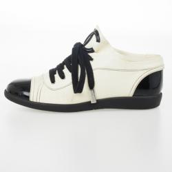 مملوكة مسبقًا Chanel Black &amp; White High Top Lace Up Sneakers Size 36
