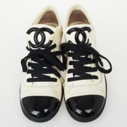 مملوكة مسبقًا Chanel Black &amp; White High Top Lace Up Sneakers Size 36