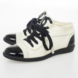 مملوكة مسبقًا Chanel Black &amp; White High Top Lace Up Sneakers Size 36