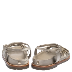 مملوكة مسبقًا Chanel Metallic Grey Satin CC Chain Link Flat Sandals Size 38