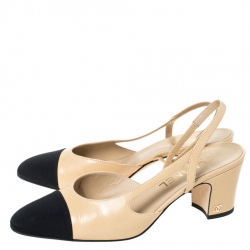 مملوكة مسبقًا Chanel Beige/Black Leather and Fabric Cap Toe Slingback Sandals Size 38.5