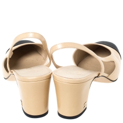 مملوكة مسبقًا Chanel Beige/Black Leather and Fabric Cap Toe Slingback Sandals Size 38.5