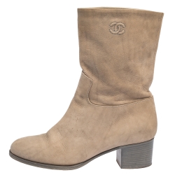 مملوكة مسبقًا حذاء بوت كاحل شانيل مزين بشعار الماركة سي سي جلد و نوبوك بيج مقاس 39.5