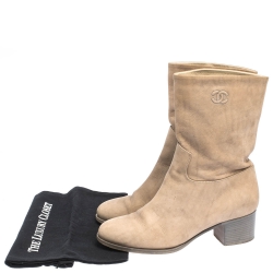 مملوكة مسبقًا حذاء بوت كاحل شانيل مزين بشعار الماركة سي سي جلد و نوبوك بيج مقاس 39.5