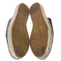 Pre Owned حذاء سلايد شانيل جلد اسود مقدمة منفصلة مقاس 39