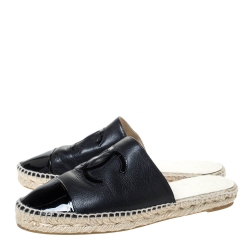 Pre Owned حذاء سلايد شانيل جلد اسود مقدمة منفصلة مقاس 39