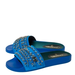 مملوكة مسبقًا Chanel Blue Satin Tropiconic Chain Detail Slides Size 40