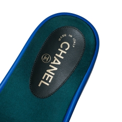 مملوكة مسبقًا Chanel Blue Satin Tropiconic Chain Detail Slides Size 40