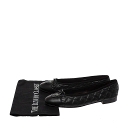 مملوكة مسبقًا Chanel Black Quilted Leather CC Bow Cap Toe Ballet Flats Size 39