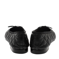 مملوكة مسبقًا Chanel Black Quilted Leather CC Bow Cap Toe Ballet Flats Size 39
