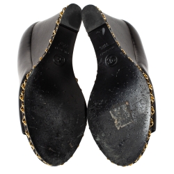 Pre Owned حذاء كعب عالي شانيل كعب روكي مقدمة مفتوحة مي سلسلة جلد أسود مقاس 38.5