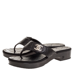 Pre Owned Chanel Black Quilted Leather CC Thong Sandals Size 40