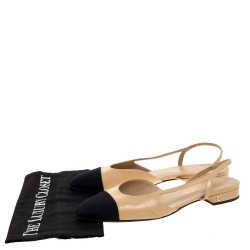 Pre Owned Chanel Beige/Black Leather and Fabric Cap Toe Slingback Flats Sandals Size 39.5
