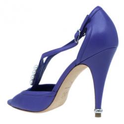 مملوكة مسبقًا صندل شانيل لآلئ جلد بنفسجي مقاس 39