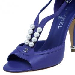 مملوكة مسبقًا صندل شانيل لآلئ جلد بنفسجي مقاس 39