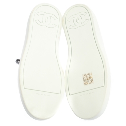مملوكة مسبقًا Chanel White/Silver Leather CC Low Top Sneakers Size 37