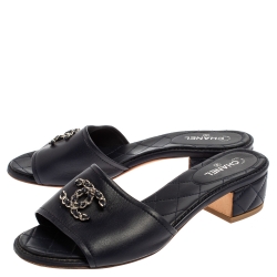 Pre Owned Chanel Navy Blue Quilted Leather CC Chain Slide Sandals Size 38.5 