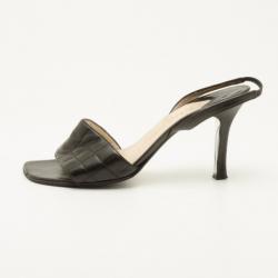 مملوكة مسبقًا Chanel Vintage Black Quilted Slingback Sandals Size 36.5