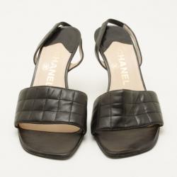 مملوكة مسبقًا Chanel Vintage Black Quilted Slingback Sandals Size 36.5