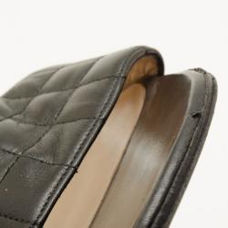 مملوكة مسبقًا Chanel Vintage Black Quilted Slingback Sandals Size 36.5