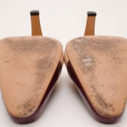 مملوكة مسبقًا Chanel Beige and Burgundy Classic Cap Toe Slingback Heels Size 39