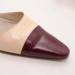 مملوكة مسبقًا Chanel Beige and Burgundy Classic Cap Toe Slingback Heels Size 39