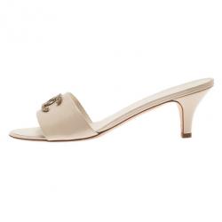 Pre Owned Chanel Cream Patent CC Slides Size 39.5