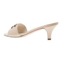 Pre Owned Chanel Cream Patent CC Slides Size 39.5