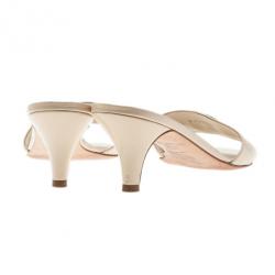 Pre Owned Chanel Cream Patent CC Slides Size 39.5