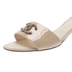Pre Owned Chanel Cream Patent CC Slides Size 39.5