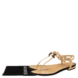 مملوكة مسبقًا Chanel Beige/ Black CC Logo T Strap Thong Sandals Size 39