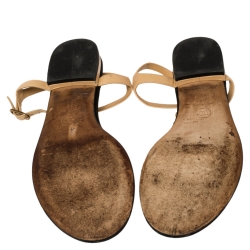 مملوكة مسبقًا Chanel Beige/ Black CC Logo T Strap Thong Sandals Size 39