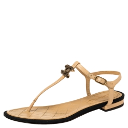 مملوكة مسبقًا Chanel Beige/ Black CC Logo T Strap Thong Sandals Size 39