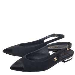 مملوكة مسبقًا صندل فلات شانيل بمقدمة ساتان ونعل قماش مرصع باللؤلؤ أسود مقاس 37