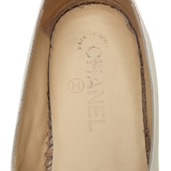 مملوكة مسبقًا Chanel White Quilted Leather CC Espadrille Flats Size 39