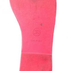 مملوكة مسبقًا Chanel White Leather CC Cambon Slides Size 38