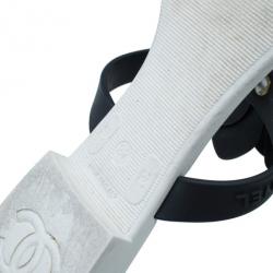 مملوكة مسبقًا Chanel Black Camellia Thong Sandals Size 37