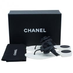 مملوكة مسبقًا Chanel Black Camellia Thong Sandals Size 37