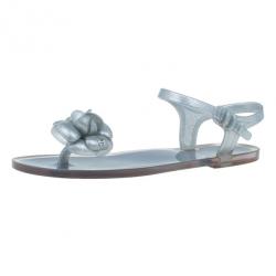 مملوكة مسبقًا Chanel Silver Camellia Jelly Sandals Size 38