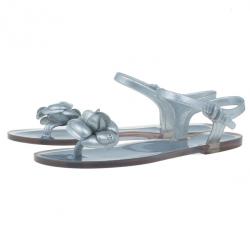 مملوكة مسبقًا Chanel Silver Camellia Jelly Sandals Size 38